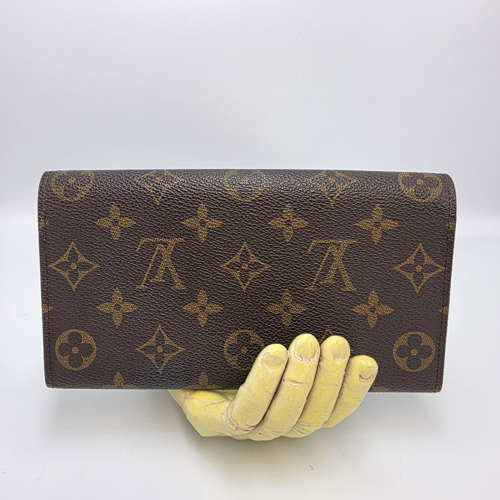 Authentic Vintage Louis Vuitton Monogram Sarah Wallet - Date Code TH0929 - Picture 2 of 11